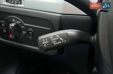Внедорожник / Кроссовер Volkswagen Touareg 2013 в 