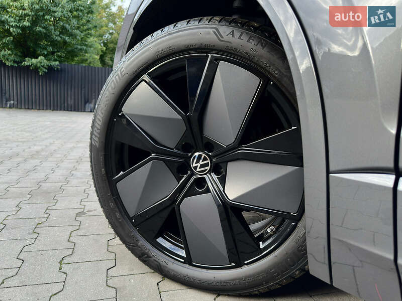 Позашляховик / Кросовер Volkswagen Touareg 2023 в Козятині