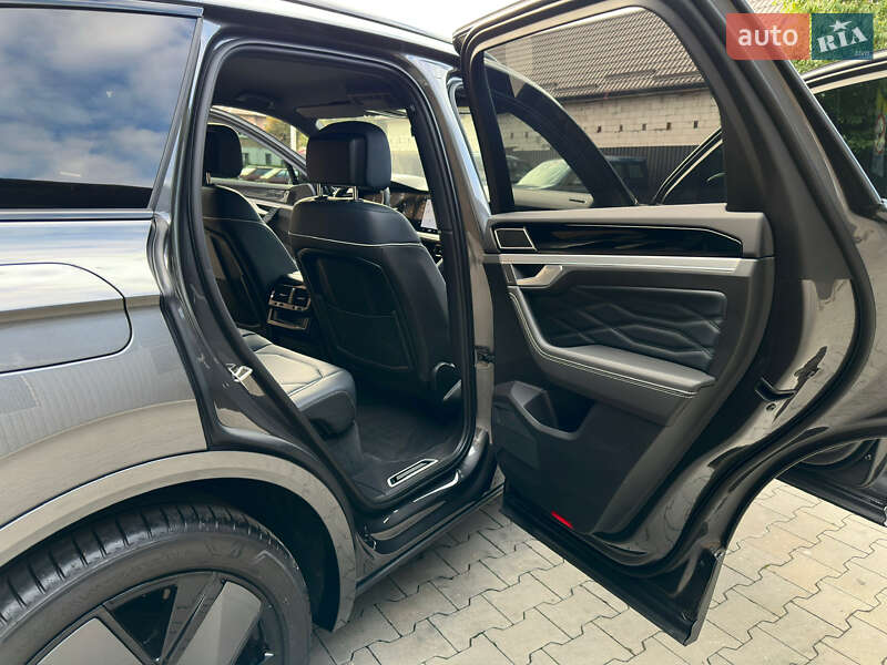 Позашляховик / Кросовер Volkswagen Touareg 2023 в Козятині