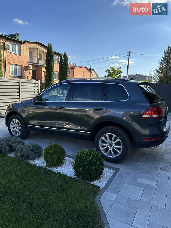 Внедорожник / Кроссовер Volkswagen Touareg 2012 в Тернополе