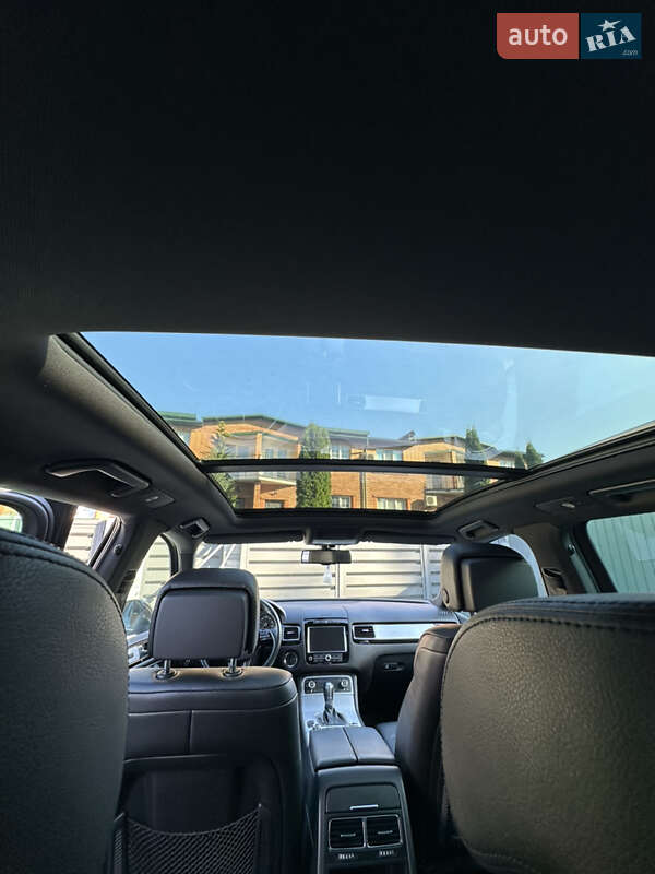 Внедорожник / Кроссовер Volkswagen Touareg 2012 в Тернополе