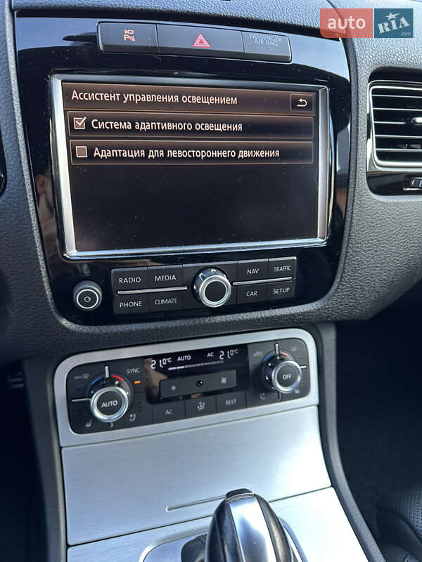 Внедорожник / Кроссовер Volkswagen Touareg 2012 в Тернополе