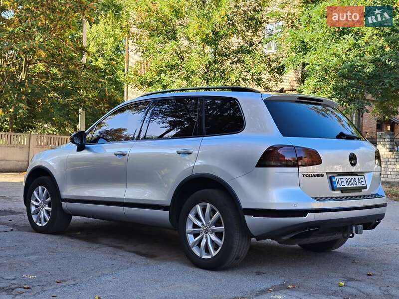 Позашляховик / Кросовер Volkswagen Touareg 2015 в Дніпрі фото 2 Позашляховик / Кросовер Volkswagen Touareg 2015 в Дніпрі
