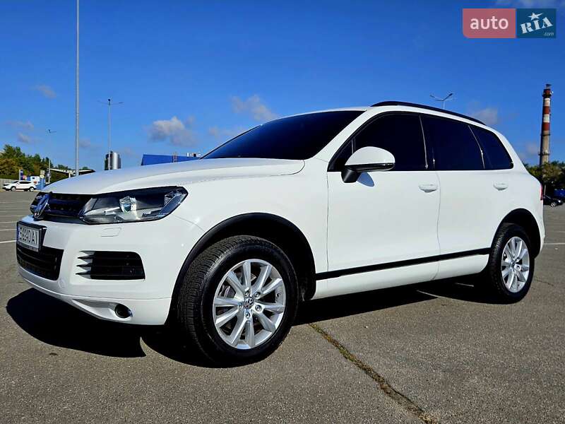 Позашляховик / Кросовер Volkswagen Touareg 2013 в Дніпрі