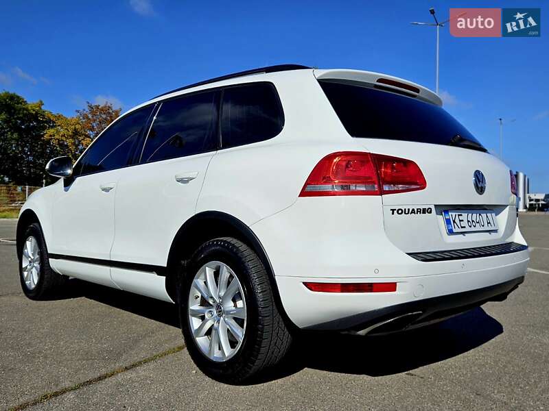 Позашляховик / Кросовер Volkswagen Touareg 2013 в Дніпрі