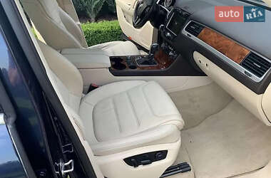 Внедорожник / Кроссовер Volkswagen Touareg 2012 в 