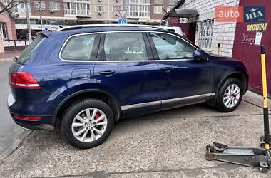 Внедорожник / Кроссовер Volkswagen Touareg 2012 в 