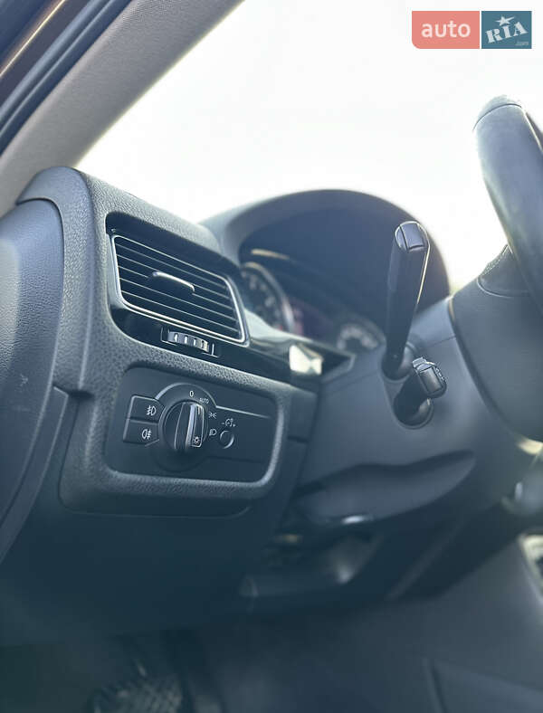 Внедорожник / Кроссовер Volkswagen Touareg 2011 в Луцке