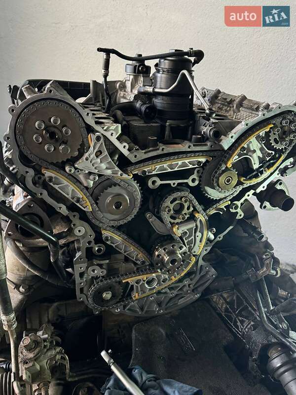 Внедорожник / Кроссовер Volkswagen Touareg 2011 в Луцке