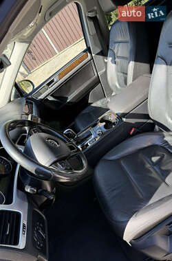 Внедорожник / Кроссовер Volkswagen Touareg 2014 в 