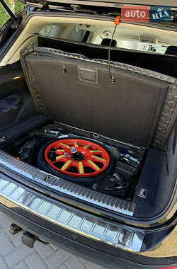 Внедорожник / Кроссовер Volkswagen Touareg 2014 в 