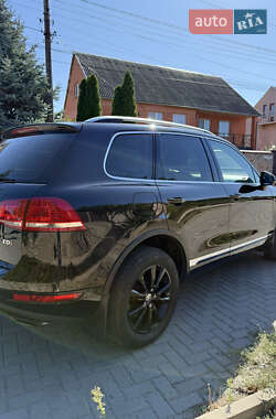 Внедорожник / Кроссовер Volkswagen Touareg 2014 в 