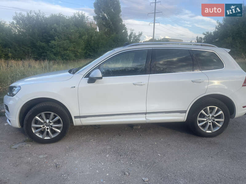 Позашляховик / Кросовер Volkswagen Touareg 2012 в Дніпрі фото 4 Позашляховик / Кросовер Volkswagen Touareg 2012 в Дніпрі