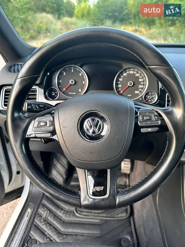 Позашляховик / Кросовер Volkswagen Touareg 2012 в Дніпрі фото 8 Позашляховик / Кросовер Volkswagen Touareg 2012 в Дніпрі