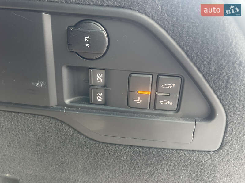 Позашляховик / Кросовер Volkswagen Touareg 2012 в Дніпрі фото 34 Позашляховик / Кросовер Volkswagen Touareg 2012 в Дніпрі