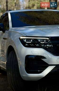 Внедорожник / Кроссовер Volkswagen Touareg 2022 в Николаеве