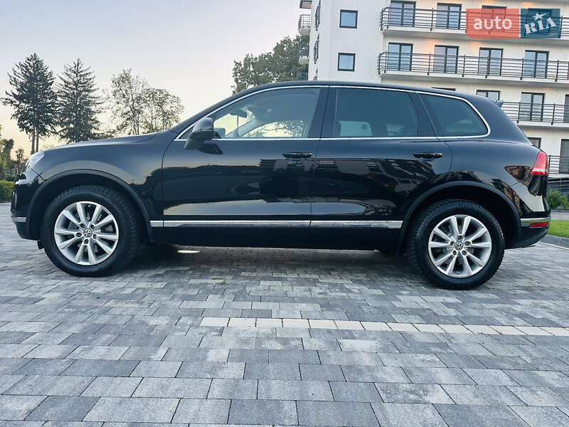 Внедорожник / Кроссовер Volkswagen Touareg 2017 в Мукачево