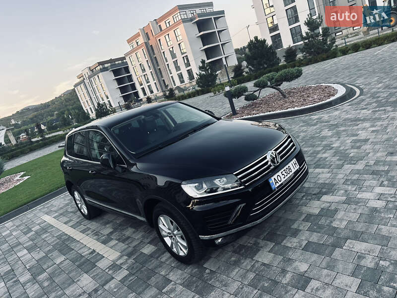 Внедорожник / Кроссовер Volkswagen Touareg 2017 в Мукачево