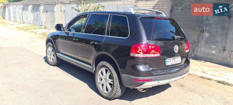 Позашляховик / Кросовер Volkswagen Touareg 2005 в 