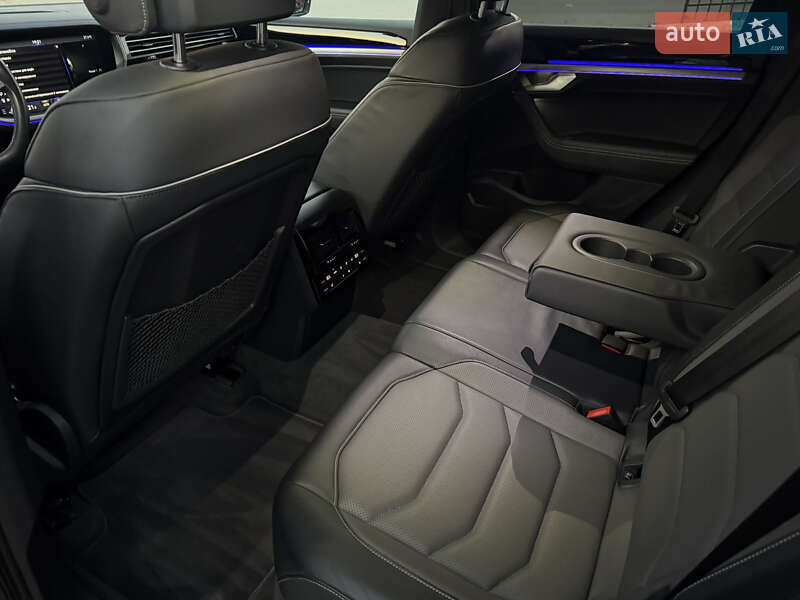 Внедорожник / Кроссовер Volkswagen Touareg 2019 в Ровно