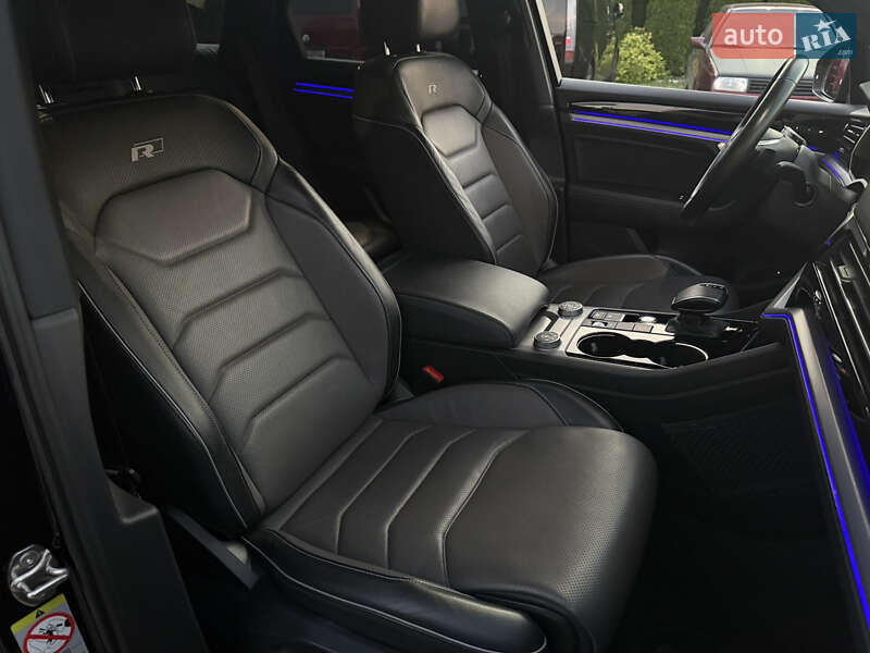 Внедорожник / Кроссовер Volkswagen Touareg 2019 в Ровно