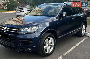 Внедорожник / Кроссовер Volkswagen Touareg 2012 в Киеве