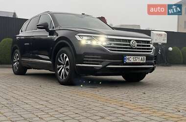 Внедорожник / Кроссовер Volkswagen Touareg 2019 в 