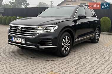 Внедорожник / Кроссовер Volkswagen Touareg 2019 в 