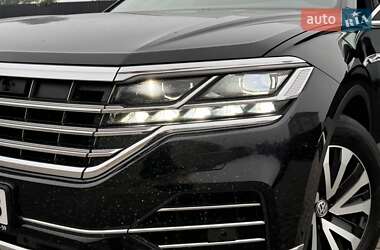 Внедорожник / Кроссовер Volkswagen Touareg 2019 в 