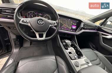 Внедорожник / Кроссовер Volkswagen Touareg 2019 в 
