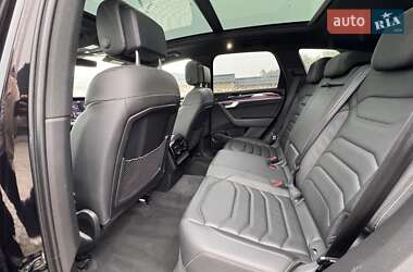Внедорожник / Кроссовер Volkswagen Touareg 2019 в 