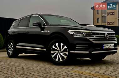 Внедорожник / Кроссовер Volkswagen Touareg 2019 в 
