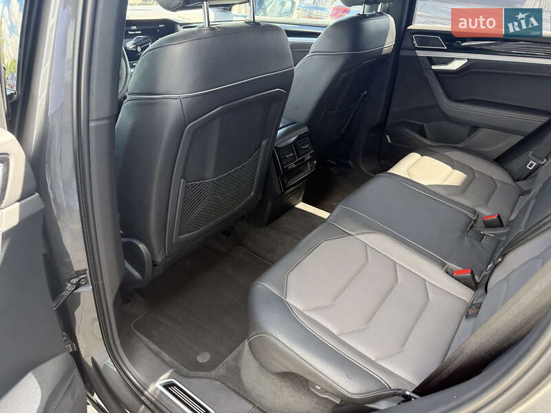 Внедорожник / Кроссовер Volkswagen Touareg 2023 в Черновцах