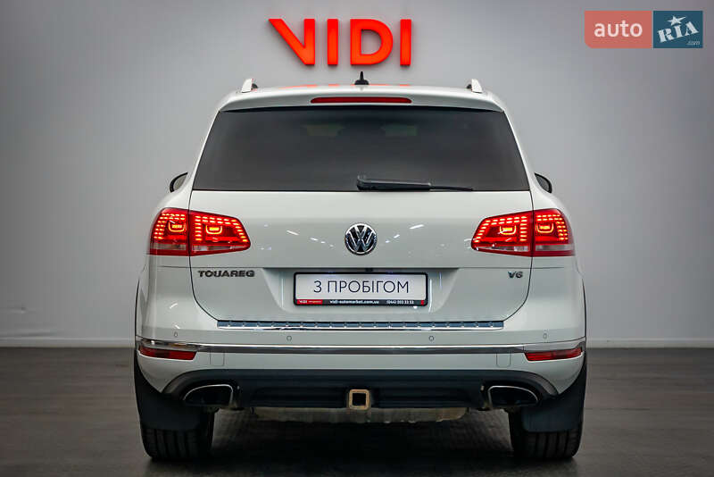 Внедорожник / Кроссовер Volkswagen Touareg 2015 в Киеве