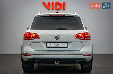 Внедорожник / Кроссовер Volkswagen Touareg 2015 в 