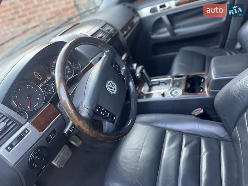 Внедорожник / Кроссовер Volkswagen Touareg 2008 в Славянске