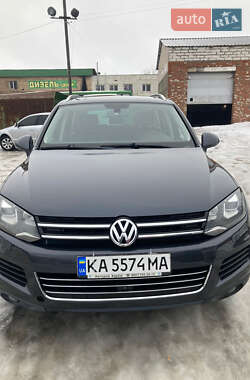 Позашляховик / Кросовер Volkswagen Touareg 2010 в Києві