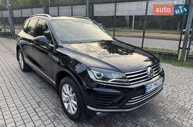 Внедорожник / Кроссовер Volkswagen Touareg 2015 в Запорожье