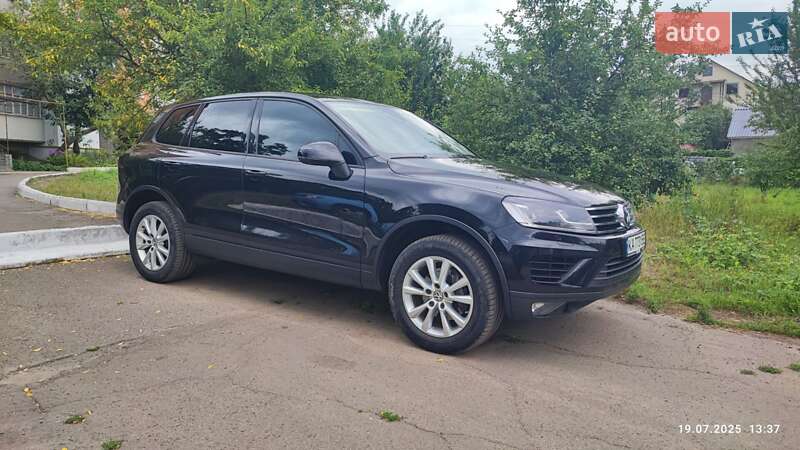 Внедорожник / Кроссовер Volkswagen Touareg 2016 в Нежине