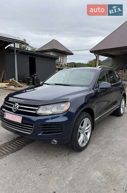 Внедорожник / Кроссовер Volkswagen Touareg 2013 в Тячеве