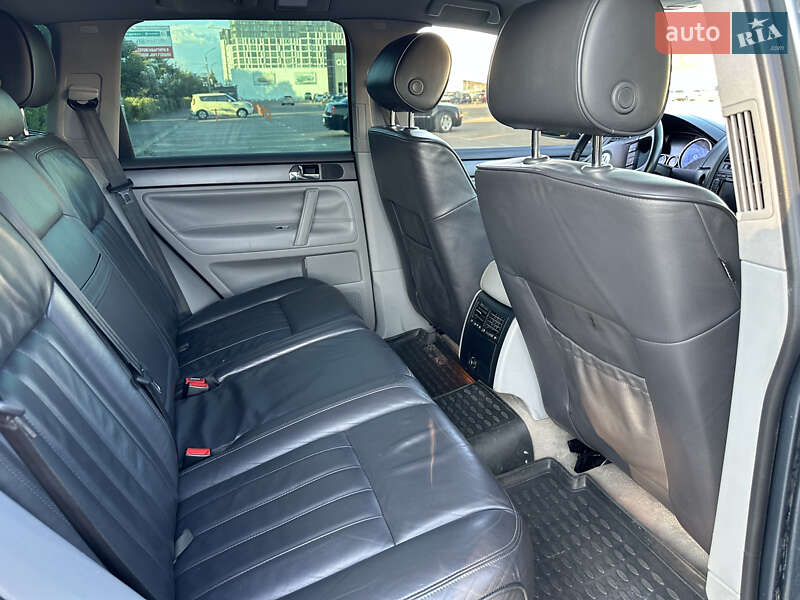 Внедорожник / Кроссовер Volkswagen Touareg 2009 в Житомире