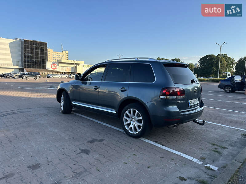 Внедорожник / Кроссовер Volkswagen Touareg 2009 в Житомире