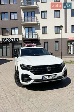 Внедорожник / Кроссовер Volkswagen Touareg 2018 в Хусте