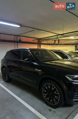 Внедорожник / Кроссовер Volkswagen Touareg 2020 в 