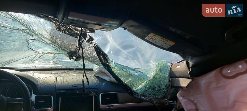 Внедорожник / Кроссовер Volkswagen Touareg 2014 в Львове