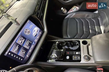 Внедорожник / Кроссовер Volkswagen Touareg 2019 в 
