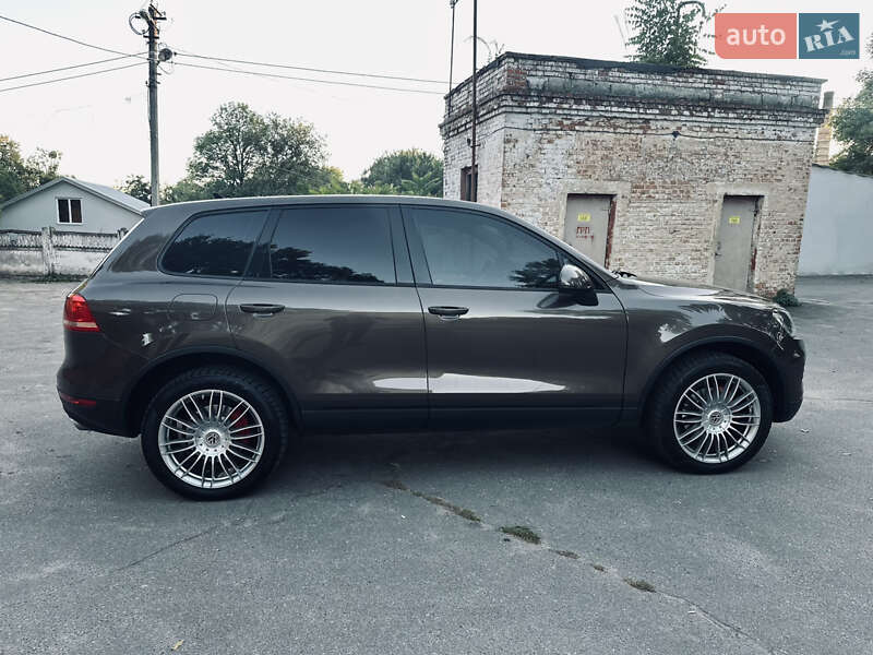Позашляховик / Кросовер Volkswagen Touareg 2010 в Вінниці