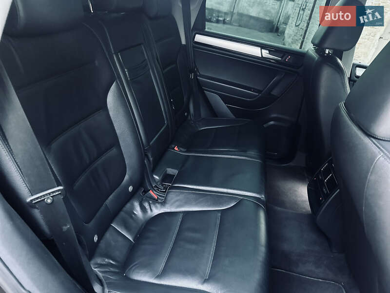 Позашляховик / Кросовер Volkswagen Touareg 2010 в Вінниці