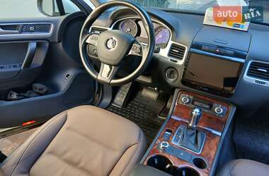 Внедорожник / Кроссовер Volkswagen Touareg 2012 в 