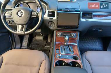 Внедорожник / Кроссовер Volkswagen Touareg 2012 в 